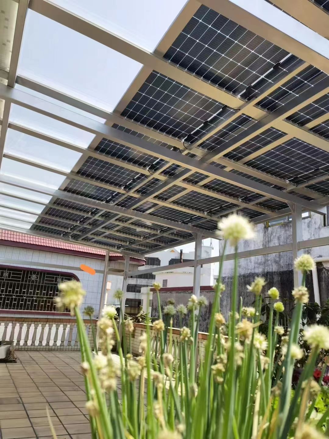 海拉尔别墅家用屋顶太阳能发电系统安装